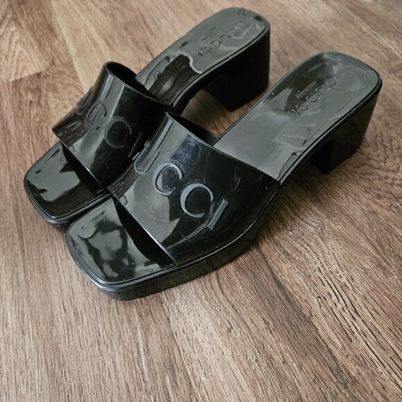 GUCCI Black Sandals - Picture 1 of 4